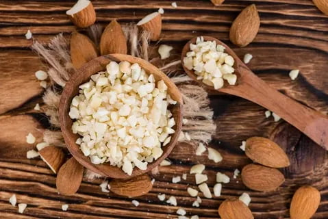 تصویر 2 از خرید و قیمت بادام درختی شکسته + فروش عمده
